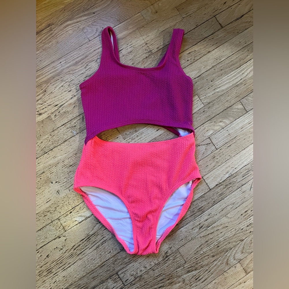 Old Navy Girl Swimsuit -size Girls 10-12